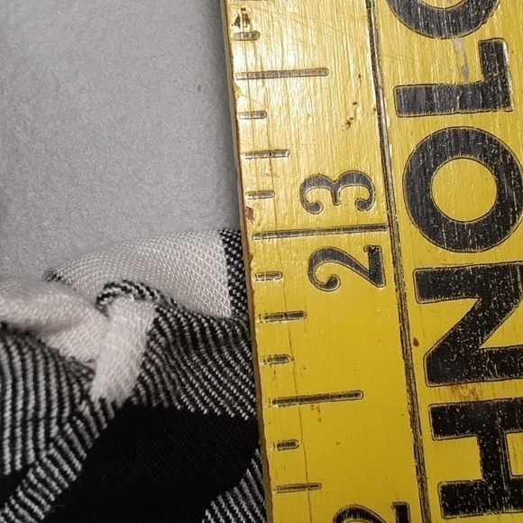 J.Jill Houndstooth Gingham Petite Long Sleeve V-Neck Tunic Top - Picture 5 of 9